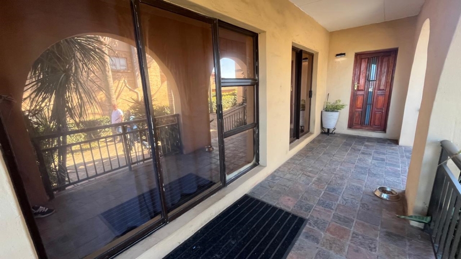 5 Bedroom Property for Sale in Wavecrest Eastern Cape
